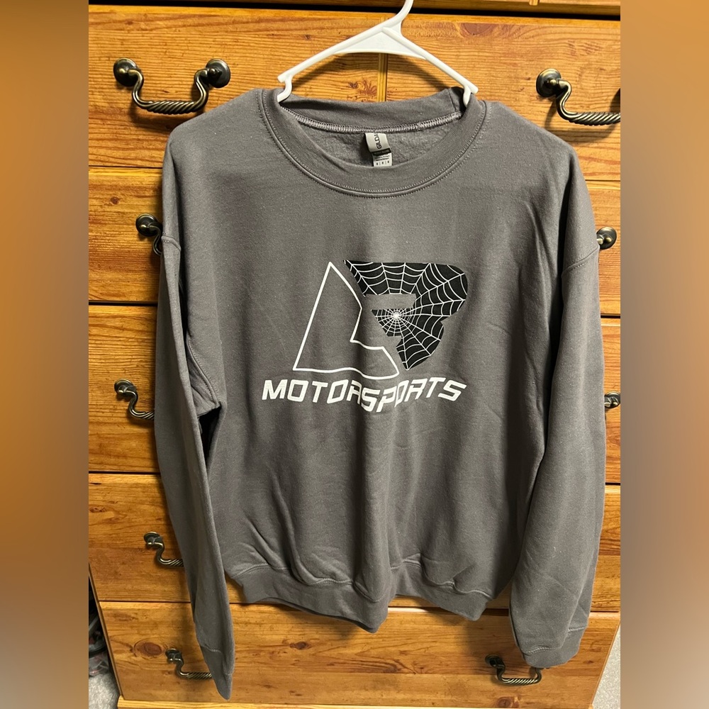 LB MOTORSPORTS gray crew neck medium